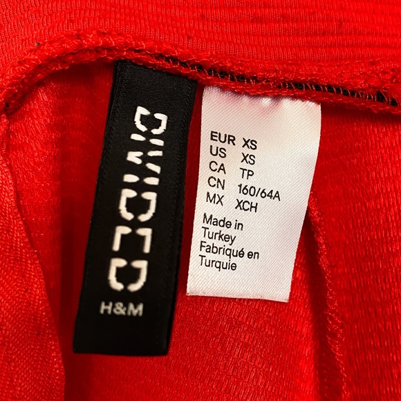 Divided by H&M Red Ribbed A-Line Flare Skater Mini Skirt with Zip Back - Size XS - Picture 6 of 8